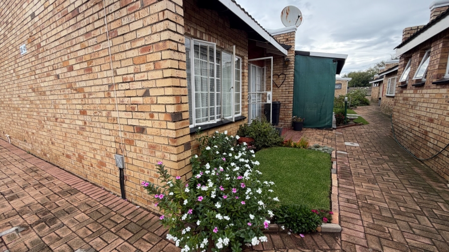 1 Bedroom Property for Sale in Miederpark North West